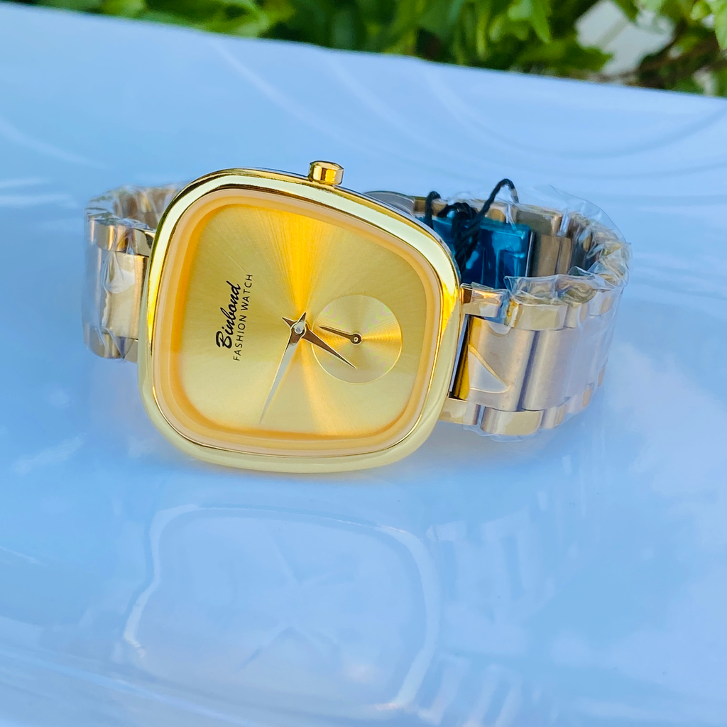 [1413] Reloj elegante