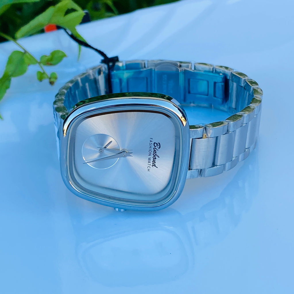 [1414] Reloj elegante
