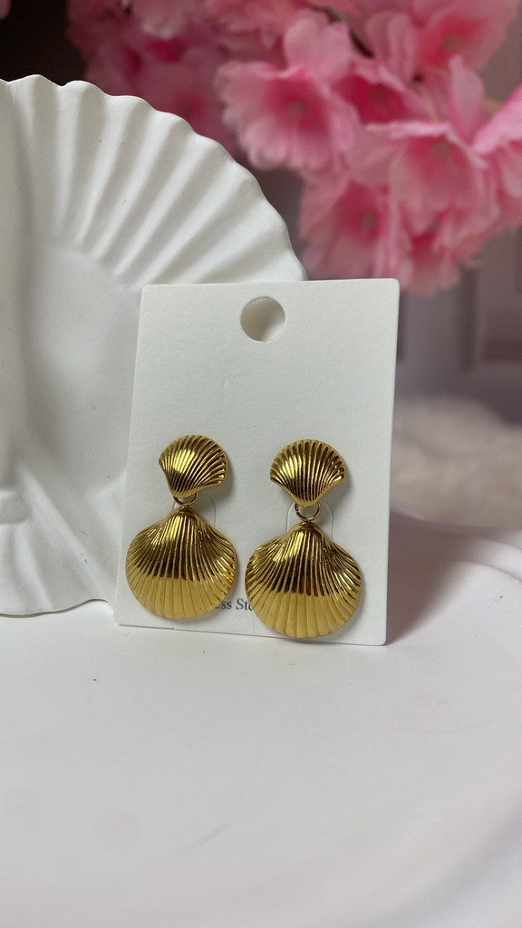 [A0011] Stainless Steel Type: Earring-Drop Earring
Color: PVD 18k
gold