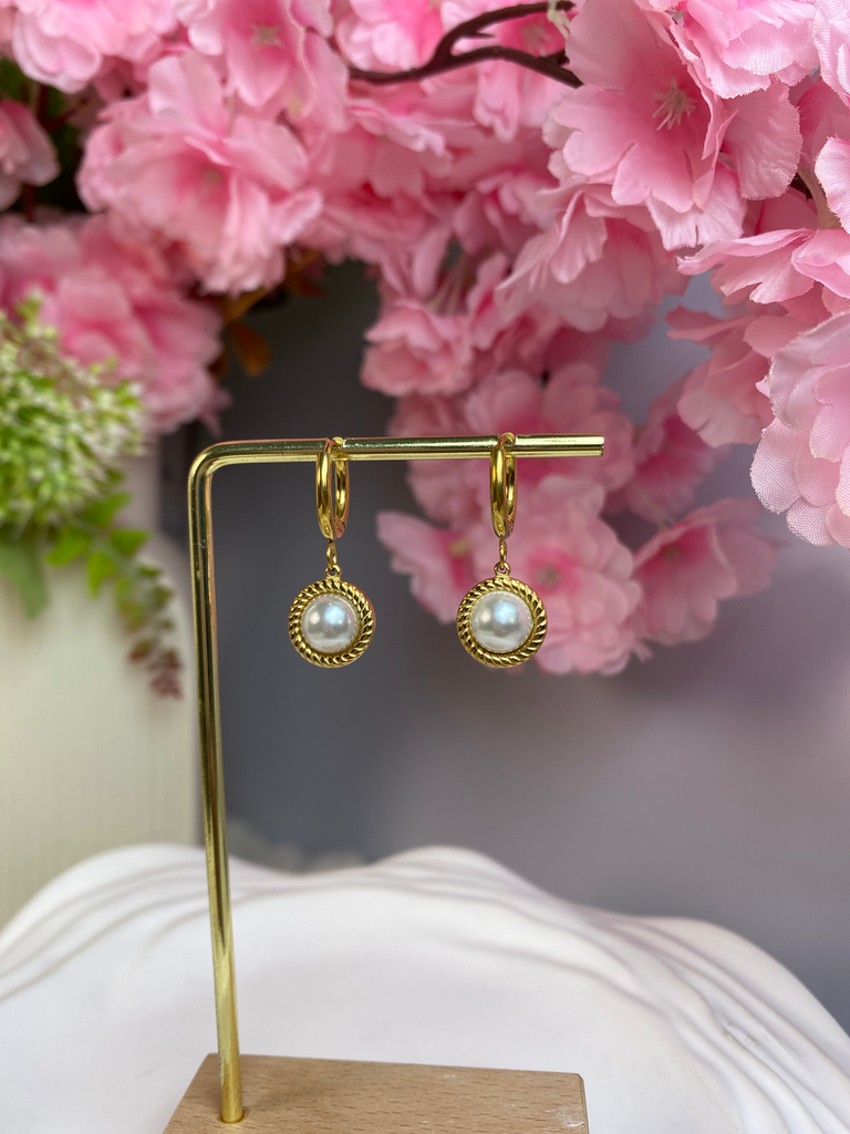 [A0099] Stainless Steel Type: Earring-Hoop Earring
Color: Pvd 18k gold