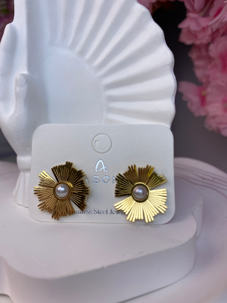 [A0132] Stainless Steel Type: Stud Earring
Color: PVD 18k
gold